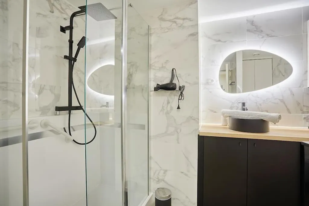 Apartment Le Marais Place Des Vosges By Prestige