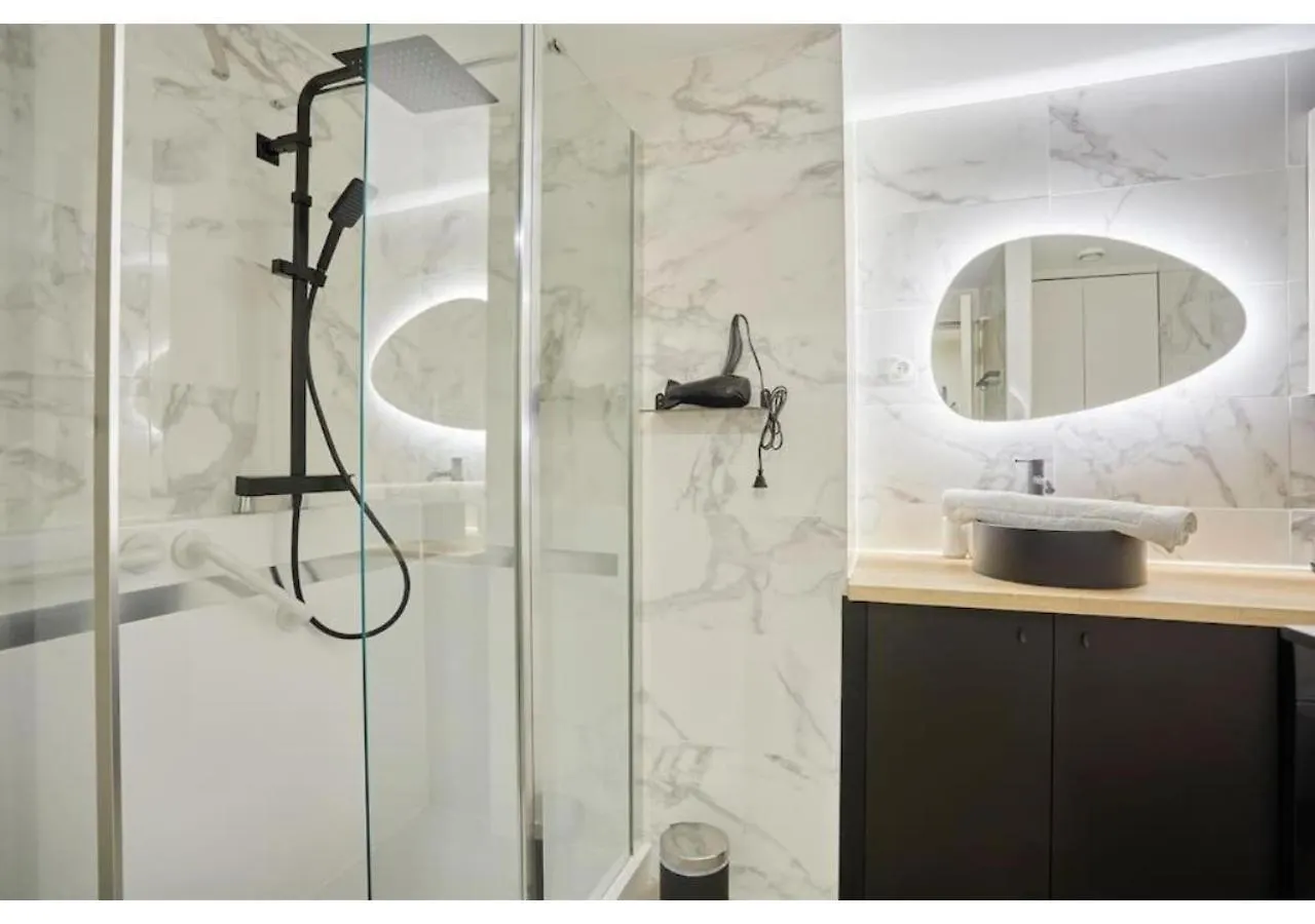 Apartment Le Marais Place Des Vosges By Prestige Paris