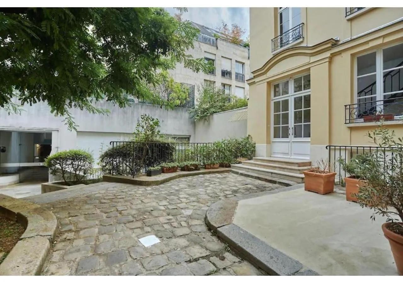 Apartment Le Marais Place Des Vosges By Prestige Paris